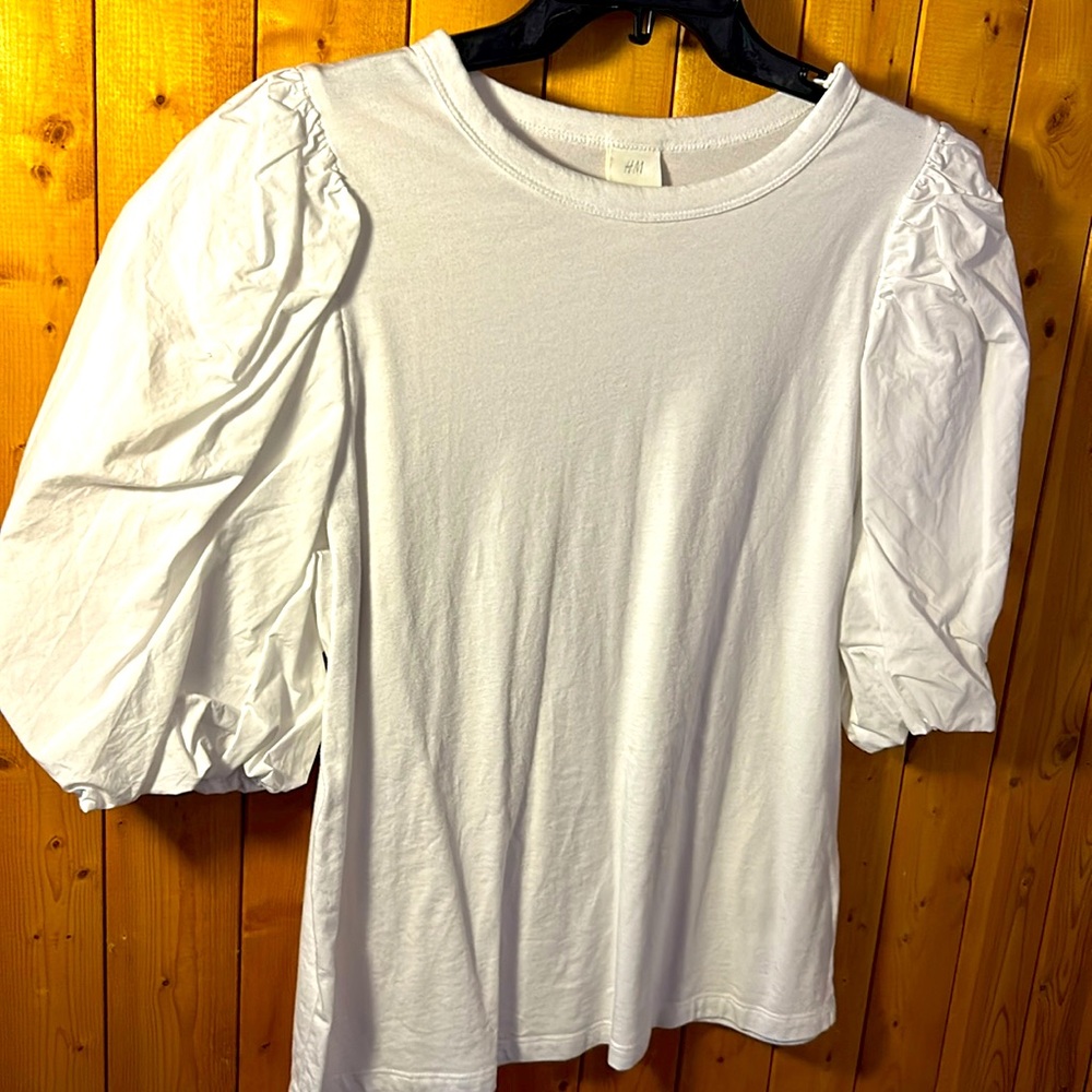 White t-shirt with puffy sleeves from H&M. So cute. Goes with everything.